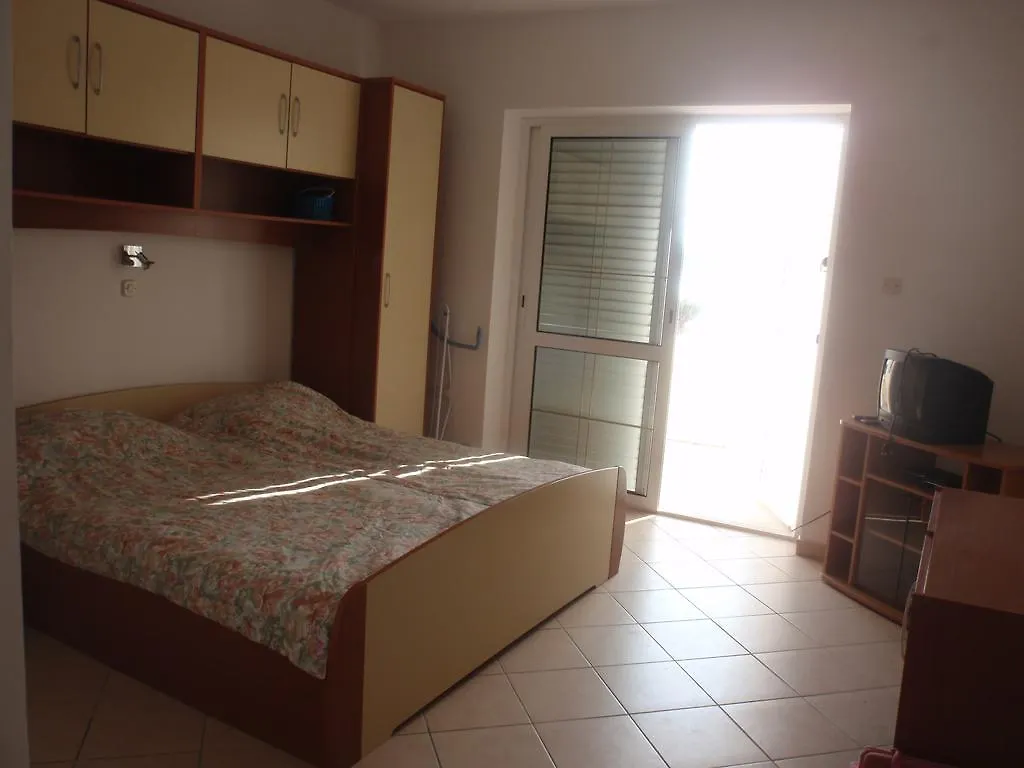 Apartments Lucica 3120 Banjol