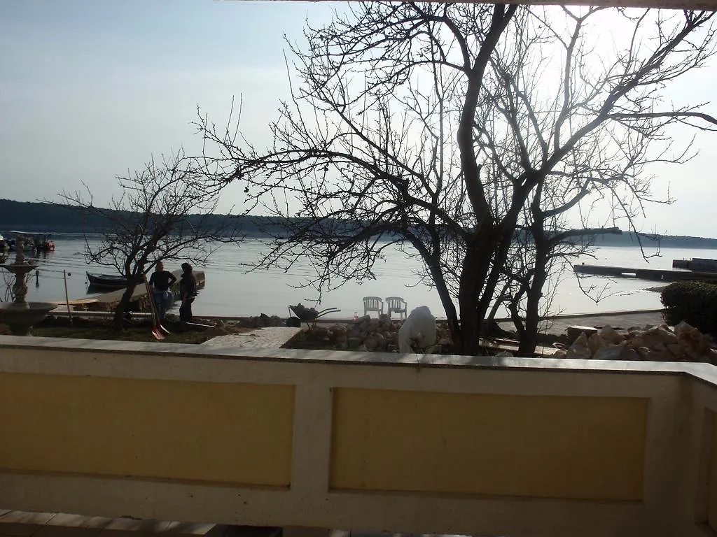 Apartments Lucica 3120 Banjol 0*, Rab Town