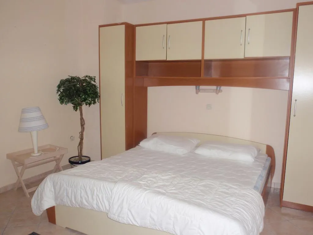 Apartments Lucica 3120 Banjol