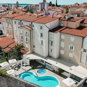 3* Hotel International